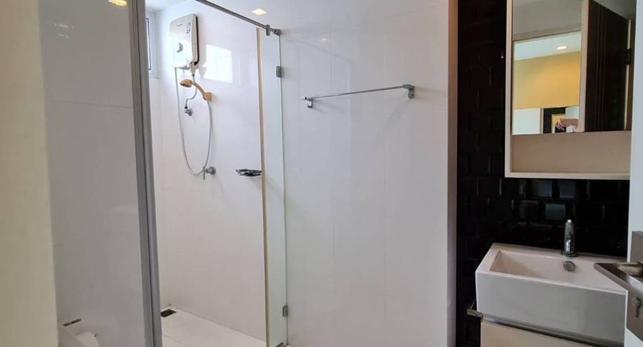 For sale 1 bed condo in Phra Khanong, Bangkok