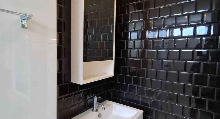 For sale 1 bed condo in Phra Khanong, Bangkok