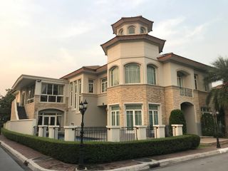 Casa en venta de 4 habitaciones en Bang Kapi, Bangkok