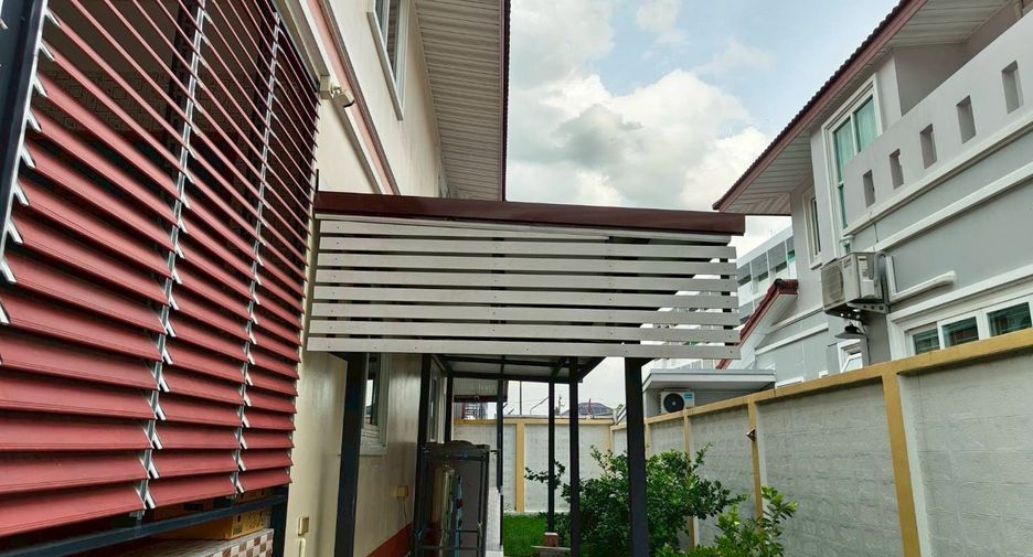 For sale 4 bedrooms house in Don Mueang, Bangkok