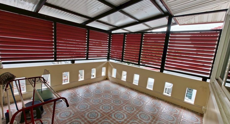 For sale 4 bedrooms house in Don Mueang, Bangkok
