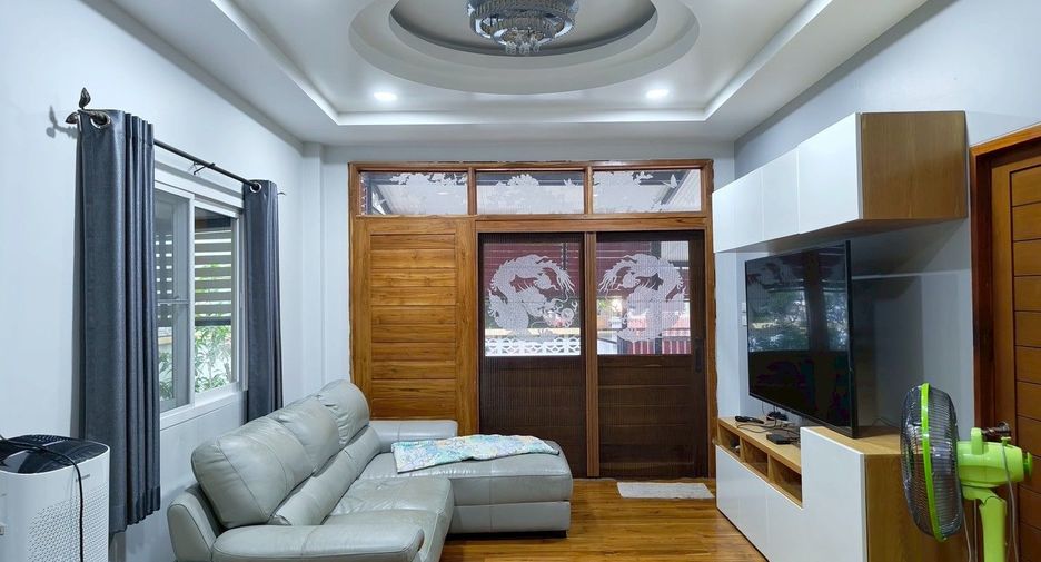 For sale 4 bedrooms house in Don Mueang, Bangkok