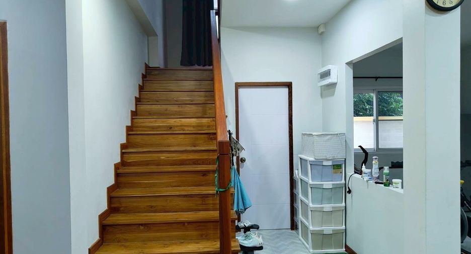 For sale 4 bedrooms house in Don Mueang, Bangkok