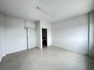 For sale 6 ベッドルーム retail Space in Si Racha, Chonburi