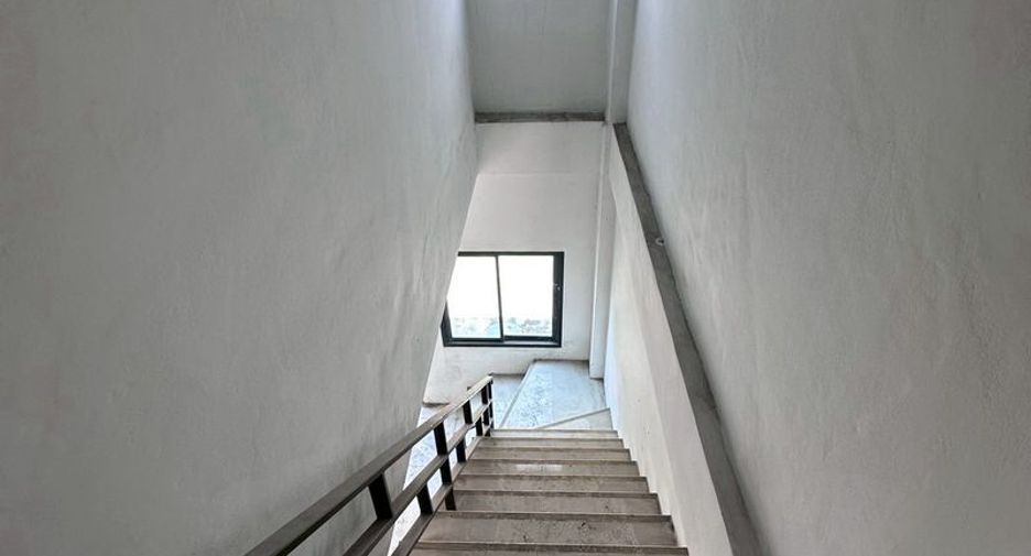 For sale 6 bedrooms retail Space in Si Racha, Chonburi