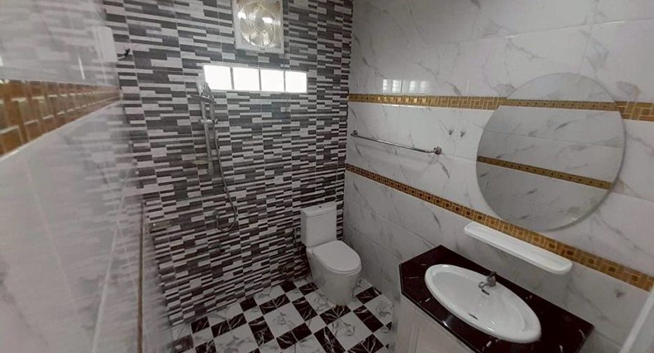 Haus zum Kauf mit 3 Zimmer in Bang Lamung, Chonburi