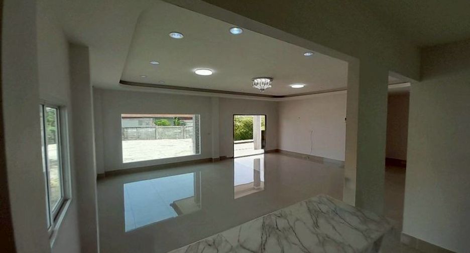 Haus zum Kauf mit 3 Zimmer in Bang Lamung, Chonburi