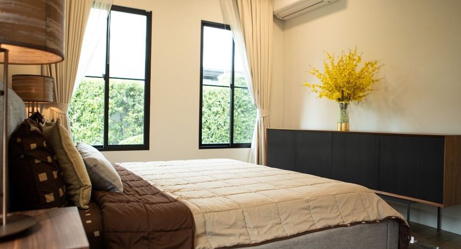 For rent 4 bedrooms house in Saphan Sung, Bangkok