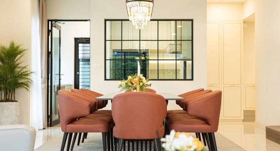 For rent 4 bedrooms house in Saphan Sung, Bangkok
