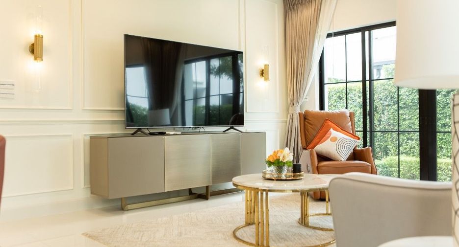 For rent 4 bedrooms house in Saphan Sung, Bangkok