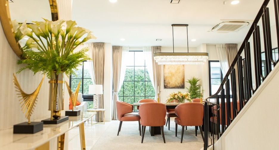 For rent 4 bedrooms house in Saphan Sung, Bangkok