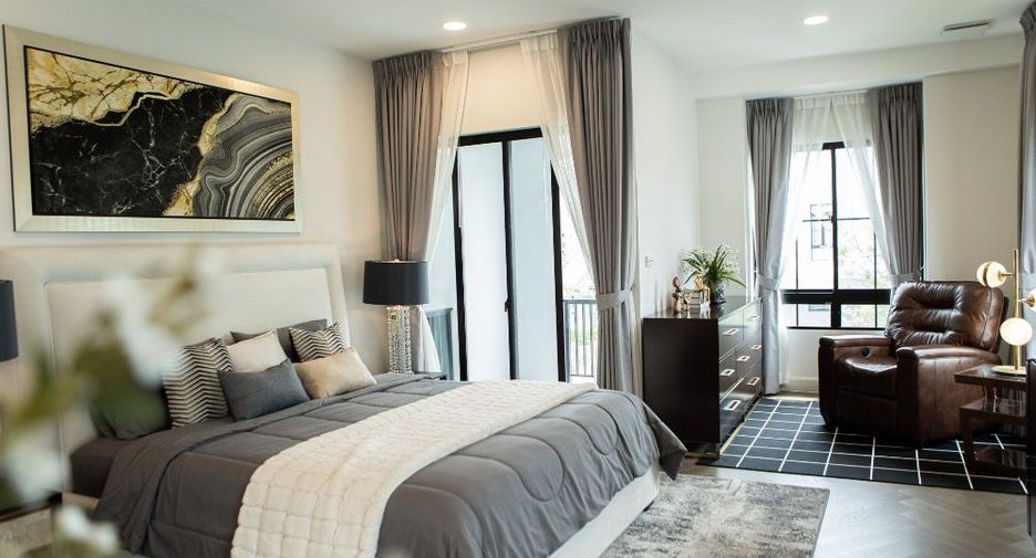 For rent 4 bedrooms house in Saphan Sung, Bangkok