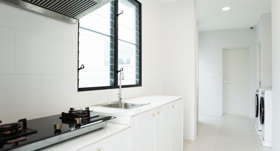 For rent 4 bedrooms house in Saphan Sung, Bangkok