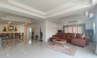 For sale 5 bedrooms house in Mueang Chiang Mai, Chiang Mai