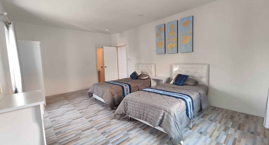 For sale 5 bedrooms house in Mueang Chiang Mai, Chiang Mai