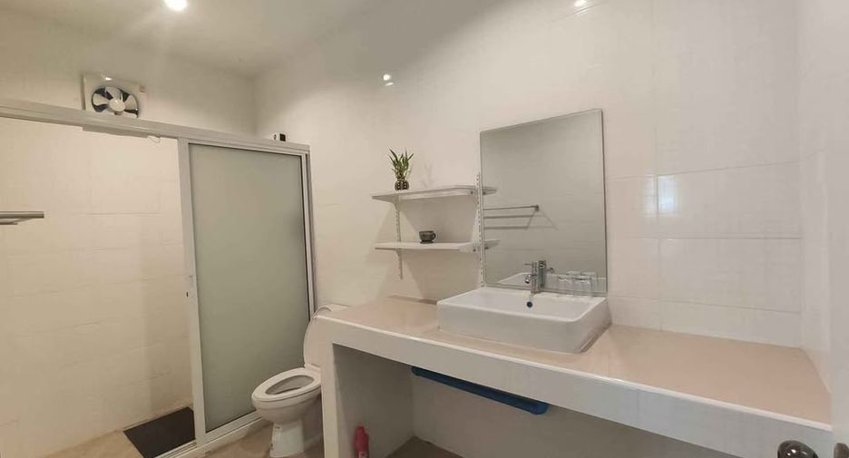 For sale 5 bedrooms house in Mueang Chiang Mai, Chiang Mai