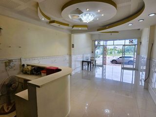 For sale 6 bed retail Space in Mueang Samut Songkhram, Samut Songkhram