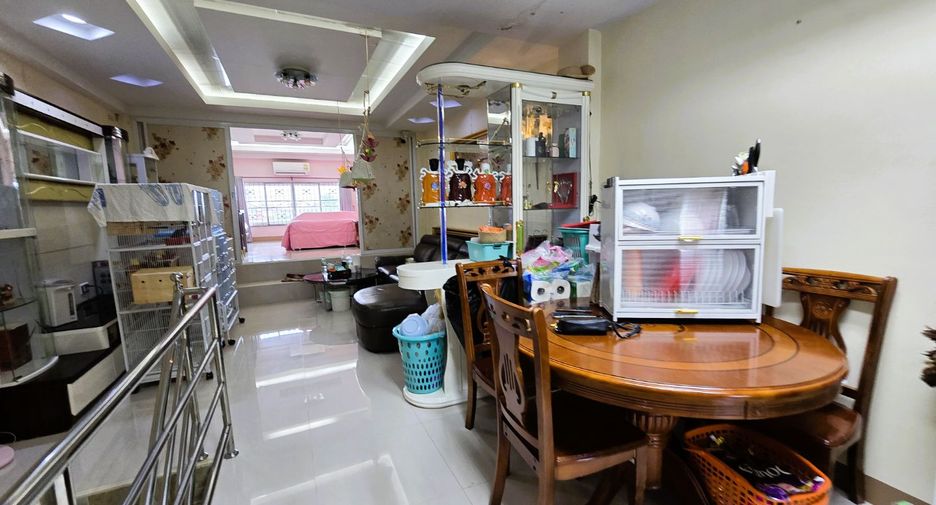 For sale 6 bedrooms retail Space in Mueang Samut Songkhram, Samut Songkhram