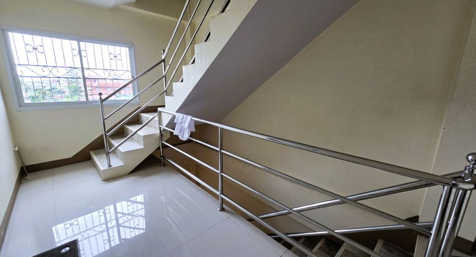 For sale 6 bedrooms retail Space in Mueang Samut Songkhram, Samut Songkhram