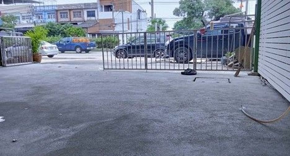 For sale 4 bedrooms office in Mueang Samut Prakan, Samut Prakan