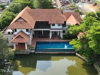 For sale 4 bedrooms house in Bang Sao Thong, Samut Prakan