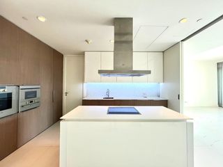 Продажа 3 спальни кондо в Патхум Щан, Бангкок