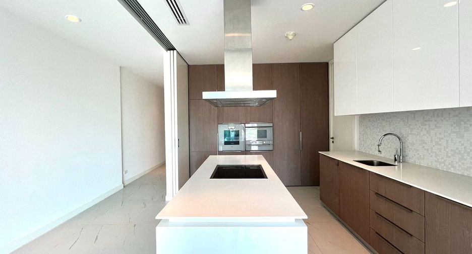 For sale 3 bedrooms condo in Pathum Wan, Bangkok