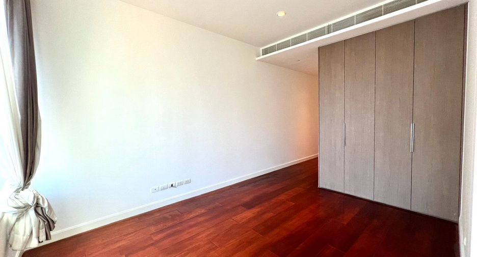 For sale 3 bedrooms condo in Pathum Wan, Bangkok