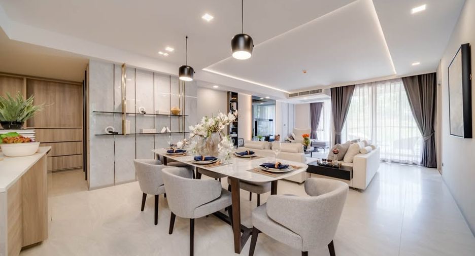 Condo en alquiler de 3 habitaciones en Watthana, Bangkok