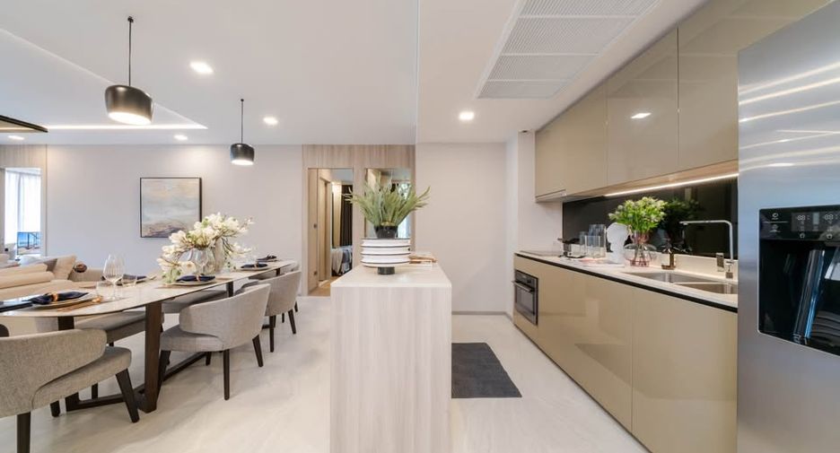 Condo en alquiler de 3 habitaciones en Watthana, Bangkok