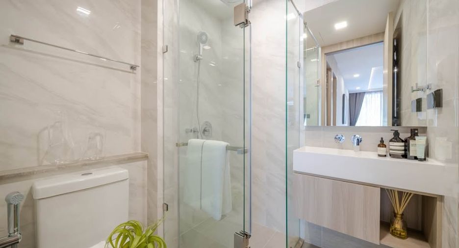 Condo en alquiler de 3 habitaciones en Watthana, Bangkok