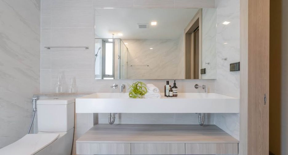 Condo en alquiler de 3 habitaciones en Watthana, Bangkok