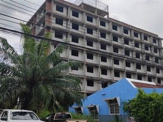 Oficina en venta en Krathum Baen, Samut Sakhon