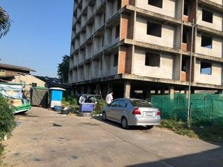 Oficina en venta en Krathum Baen, Samut Sakhon