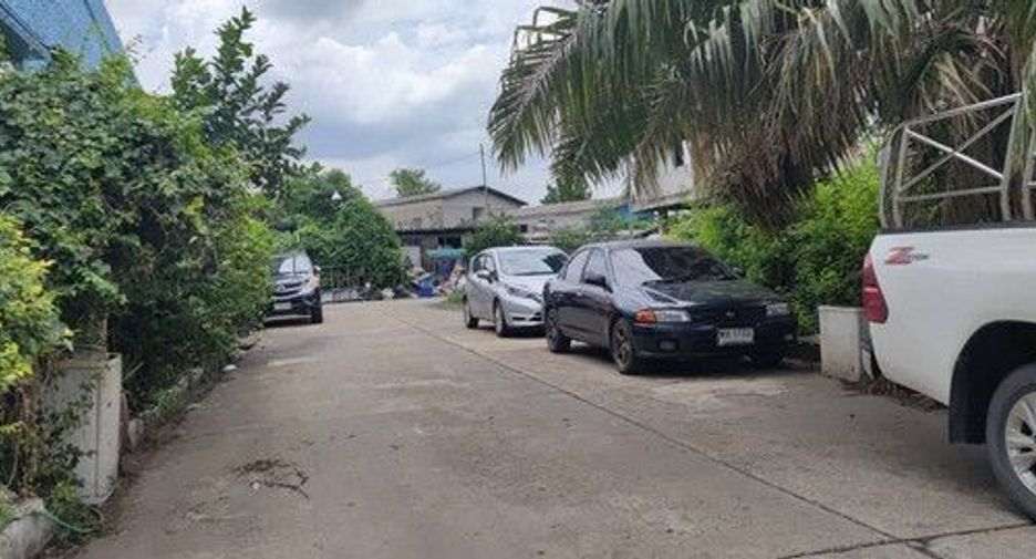 Oficina en venta en Krathum Baen, Samut Sakhon