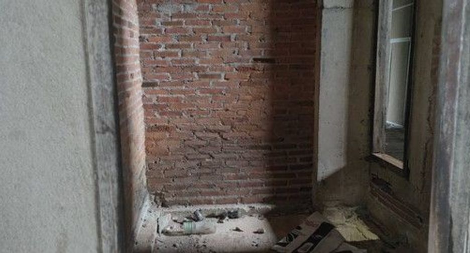 Oficina en venta en Krathum Baen, Samut Sakhon