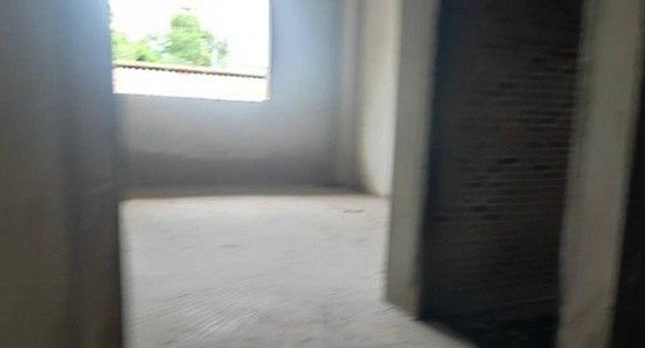Oficina en venta en Krathum Baen, Samut Sakhon