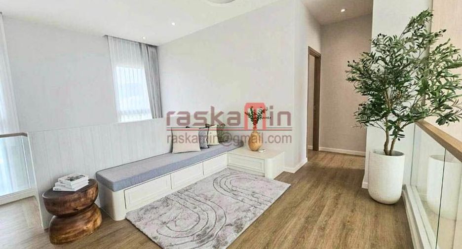 For rent and for sale 4 bedrooms house in Bang Lamung, Chonburi