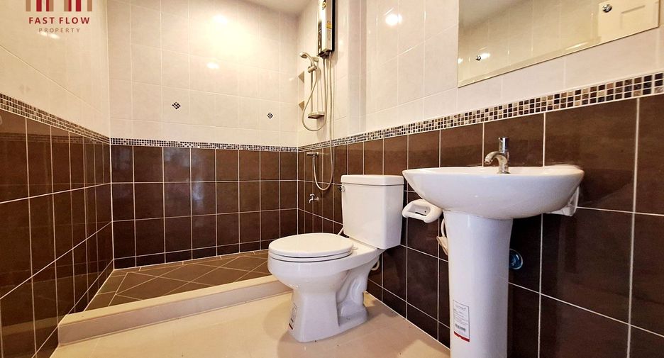 Продажа 3 спальни таунхаус в Пращет, Бангкок