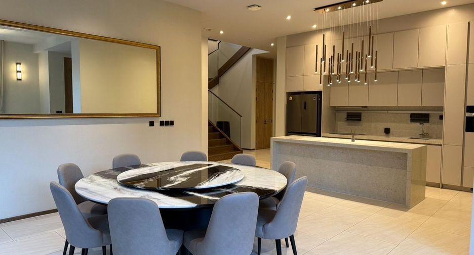 For rent 5 bedrooms house in Suan Luang, Bangkok