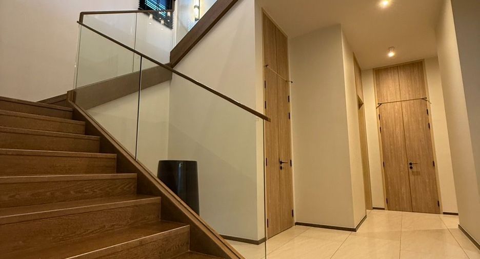 For rent 5 bedrooms house in Suan Luang, Bangkok