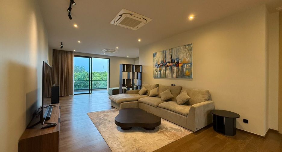 For rent 5 bedrooms house in Suan Luang, Bangkok