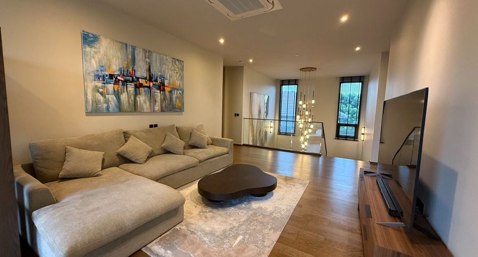 For rent 5 bedrooms house in Suan Luang, Bangkok