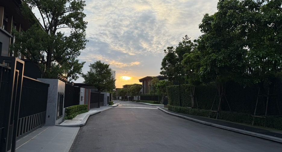 For rent 5 bedrooms house in Suan Luang, Bangkok