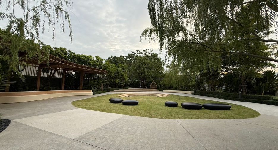 For rent 5 bedrooms house in Suan Luang, Bangkok