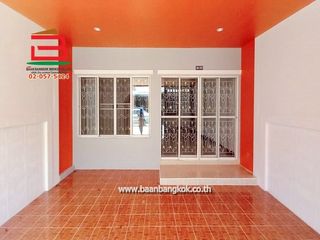 Reihenhaus zum Kauf mit 3 Zimmer in Nong Chok, Bangkok