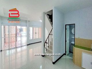 Reihenhaus zum Kauf mit 3 Zimmer in Nong Chok, Bangkok