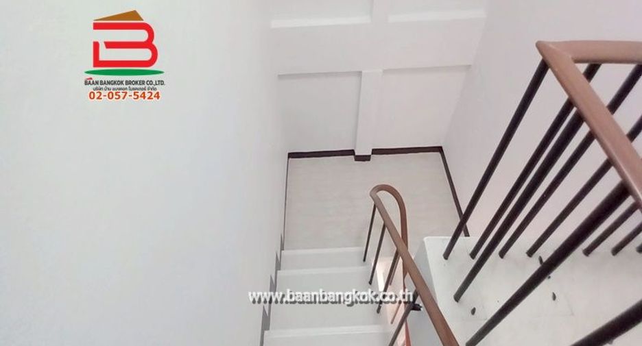 For sale 3 bedrooms townhouse in Nong Chok, Bangkok