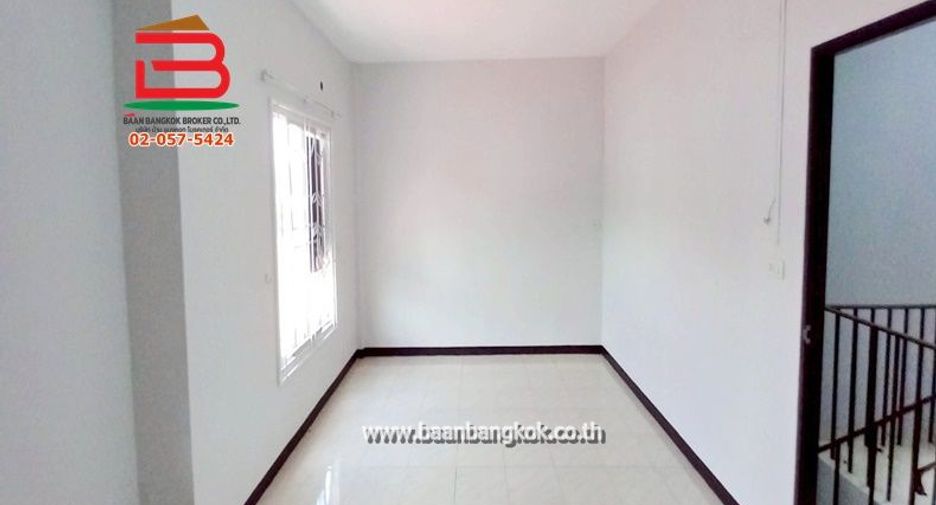 For sale 3 bedrooms townhouse in Nong Chok, Bangkok