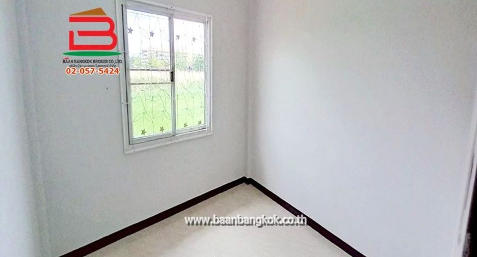 For sale 3 bedrooms townhouse in Nong Chok, Bangkok